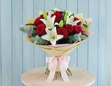 Букет цветов из:  Лилии и Розы в Тахте