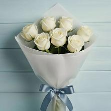 Букет 7 Белых роз Эдлесс Лав в Тахте