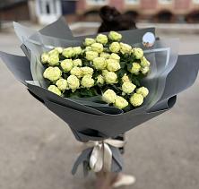 Букет Белые кустовые розы Солинеро в Тахте