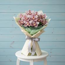Букет цветов из:  Орхидеи и Розы #REPLACE_PRED# Тахте