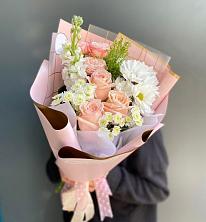 Букет цветов из:  Хризантемы и Розы в Тахте