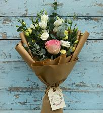 Букет цветов из:  Розы и Лизиантусы в Тахте